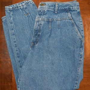 Chic Vintage Tapered High Waisted Mom Jeans